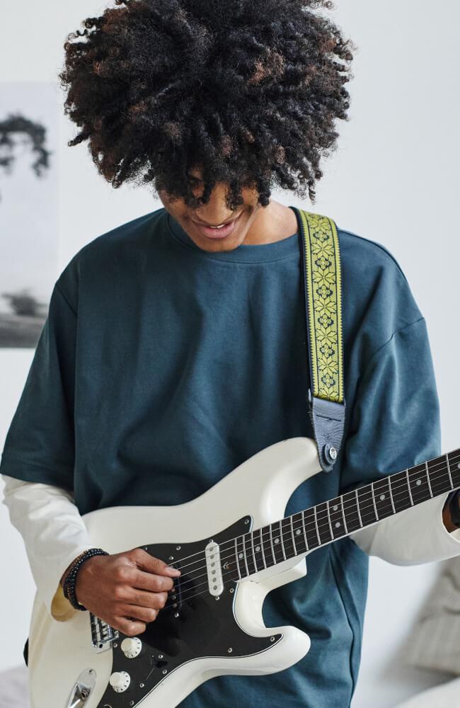 teen-guitar650x1000